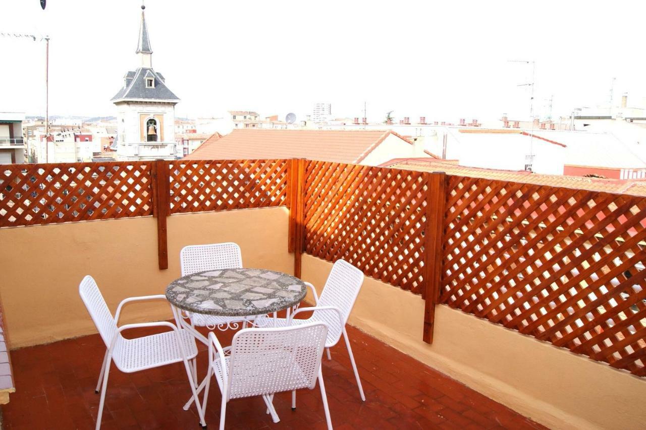 Calfred Iglesia Santa Teresita Apartment Logrono